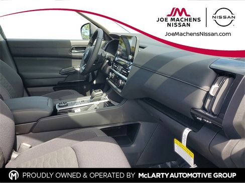 New 2025 Nissan Pathfinder SV w/ Black Appearance Package image 27