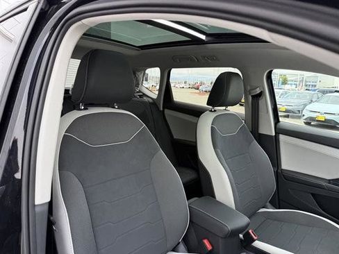 New 2025 Volkswagen Taos SE image 21