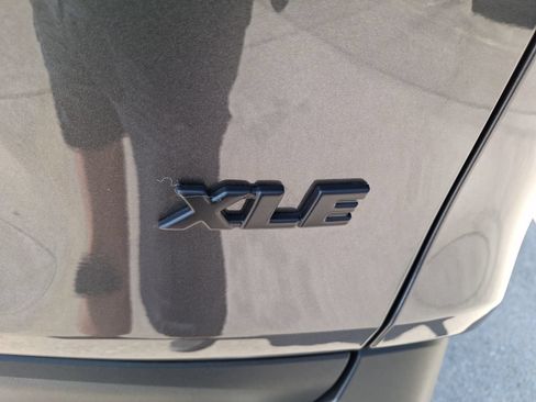 Used 2025 Toyota RAV4 XLE FWD image 12