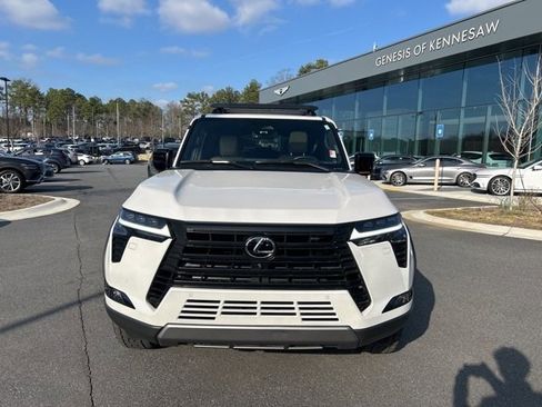 Used 2024 Lexus GX 550 image 2