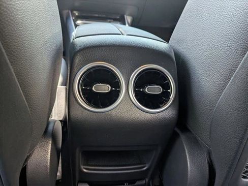 Used 2025 Mercedes-Benz GLA 250 image 16