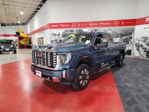 Used 2024 GMC Sierra 3500 Denali w/ Technology Package image 10