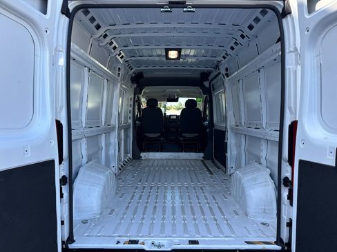 Used 2026 RAM ProMaster 2500 w/ Convenience Group FWD image 14
