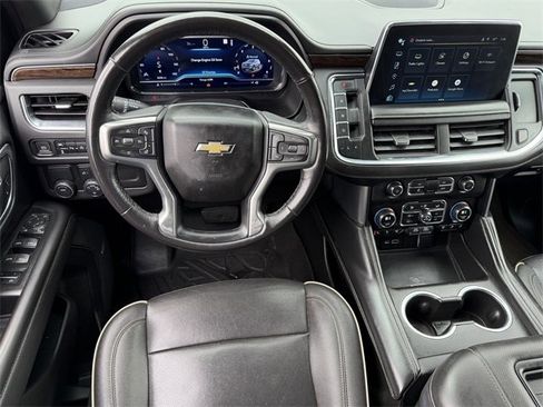 Used 2023 Chevrolet Suburban Premier image 13