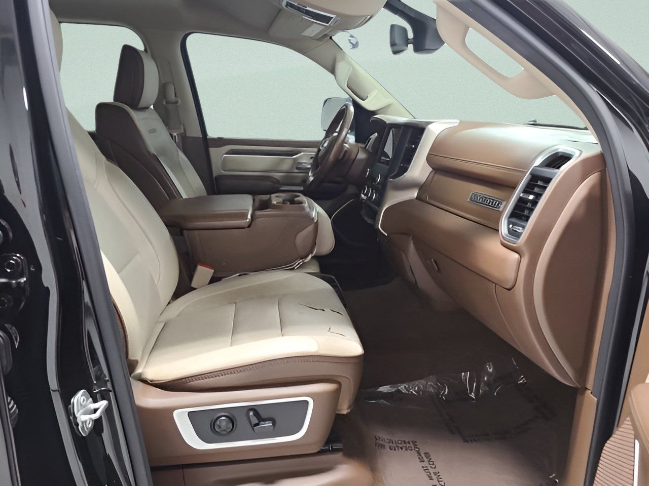 Used 2020 RAM 1500 Laramie AWD/4WD image 13