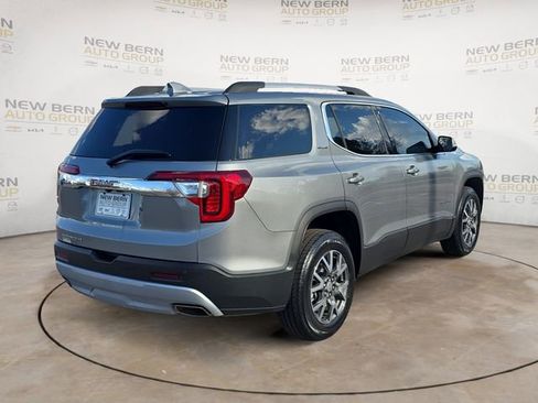 Used 2023 GMC Acadia SLE w/ Driver Convenience Package FWD image 5