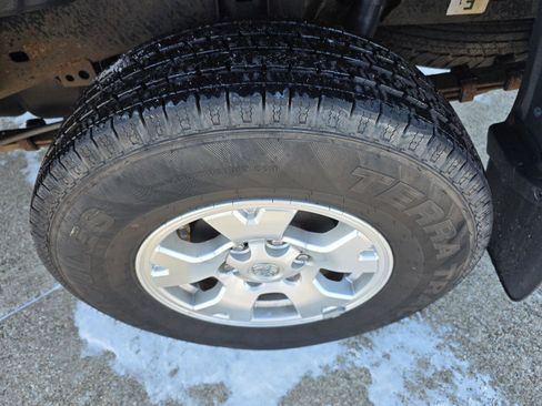 Used 2013 Toyota Tacoma 4x4 Access Cab V6 w/ SR5 Pkg image 48