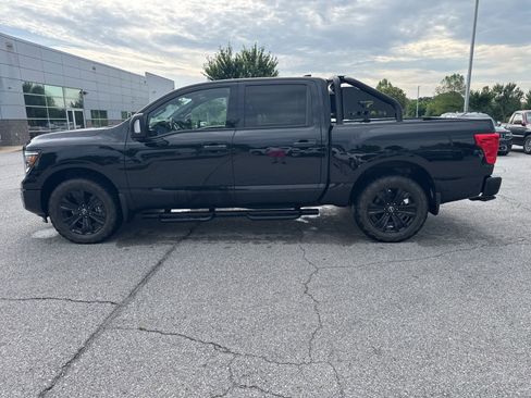 Used 2023 Nissan Titan SV w/ SV Convenience Package AWD/4WD image 8