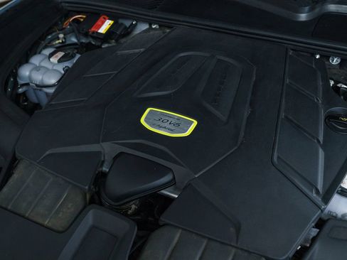 Used 2023 Porsche Cayenne AWD/4WD image 14