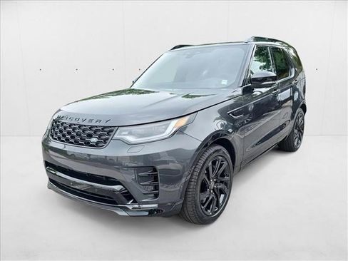 New 2025 Land Rover Discovery Dynamic SE image 1