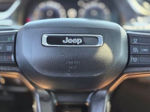 Used 2024 Jeep Grand Cherokee L Limited w/ Luxury Tech Group II image 30