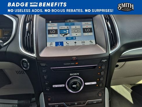 Used 2018 Ford Edge Titanium w/ Technology Package FWD image 24