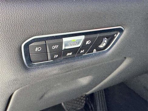 Used 2022 BMW X7 xDrive40i w/ Parking Assistance Package image 18