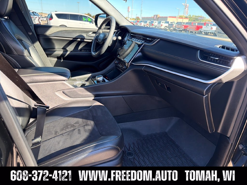 Used 2024 Jeep Grand Cherokee L Altitude AWD/4WD image 40