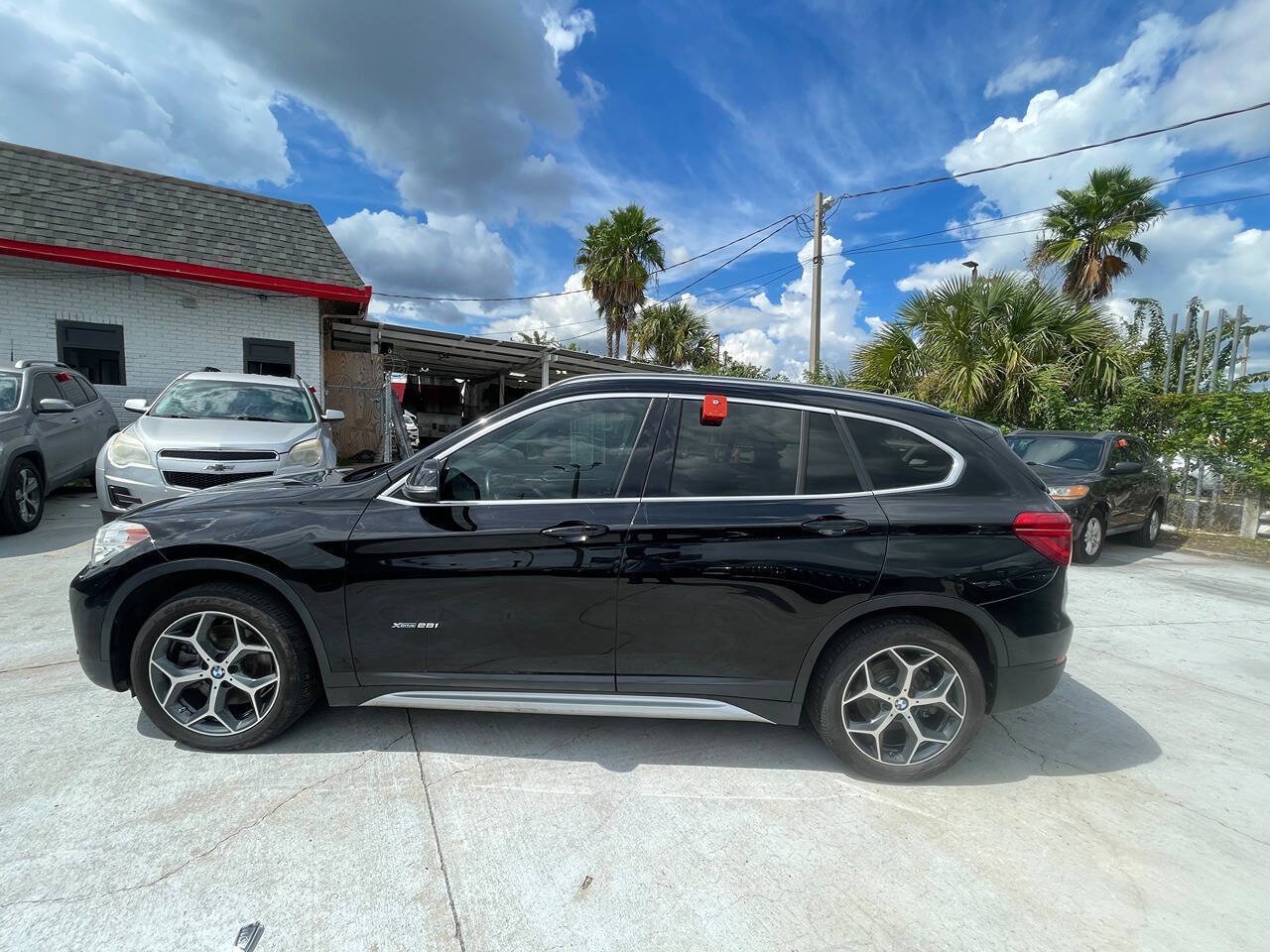 Used 2017 BMW X1 xDrive28i AWD/4WD image 6