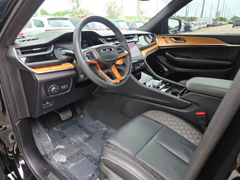 Used 2025 Jeep Grand Cherokee Summit w/ Obsidian Package AWD/4WD image 24