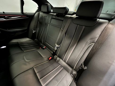 Used 2022 BMW M550i xDrive w/ Executive Package AWD/4WD image 10