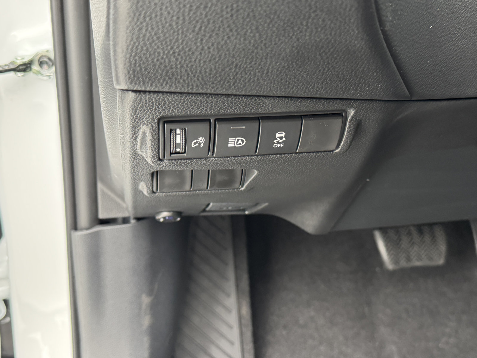 New 2026 Toyota Corolla Cross LE FWD image 17