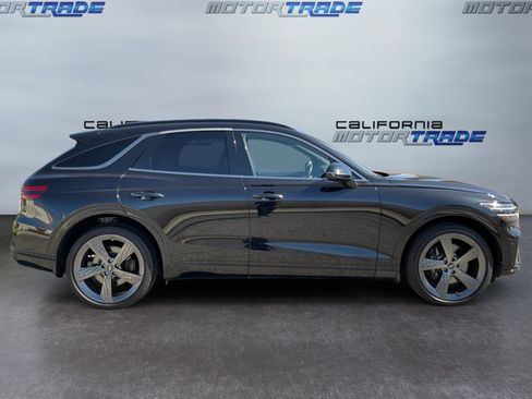 Used 2023 Genesis GV70 2.5T w/ Sport Prestige Package AWD/4WD image 4