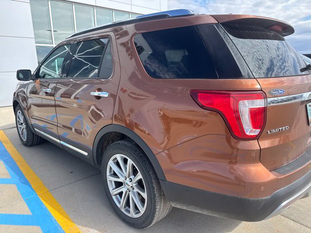 Used 2017 Ford Explorer Limited w/ Equipment Group 301A AWD/4WD image 4