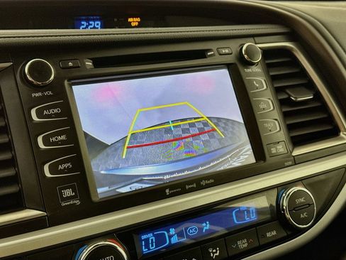 Used 2019 Toyota Highlander Limited AWD/4WD image 11