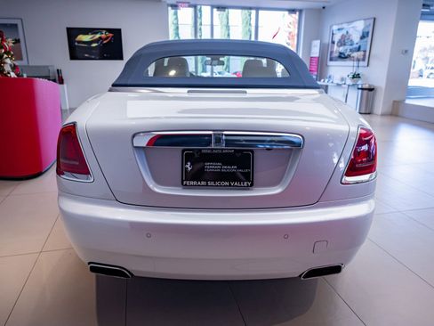 Used 2018 Rolls-Royce Dawn RWD image 32