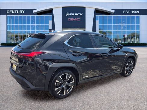 Used 2021 Lexus UX 250h w/ Accessory Package (Z1) AWD/4WD image 3