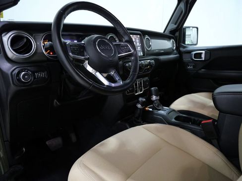 Used 2022 Jeep Wrangler Unlimited Sahara w/ Cold Weather Group AWD/4WD image 11