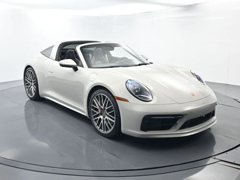 Certified 2021 Porsche 911 Targa 4S image 17