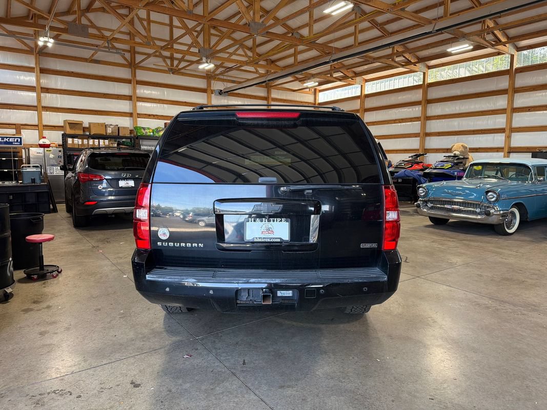 Used 2012 Chevrolet Suburban LT w/ Luxury Package AWD/4WD image 9