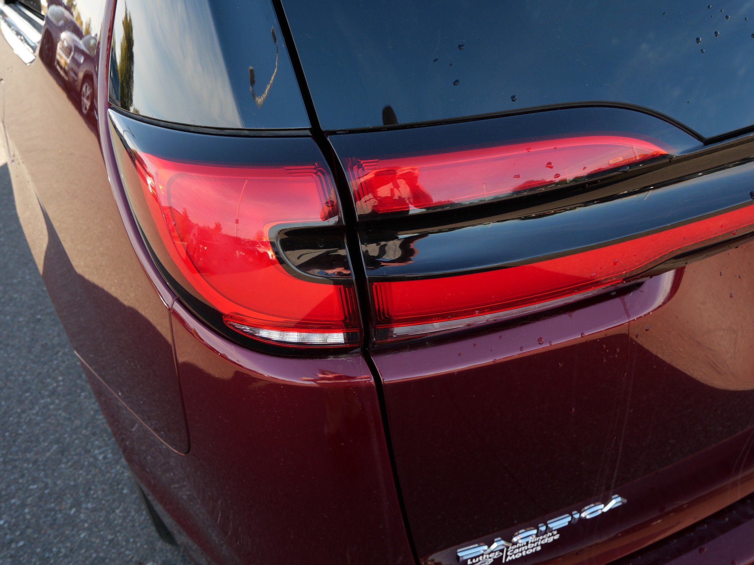 Used 2021 Chrysler Pacifica Limited w/ Uconnect Theater Family Group FWD image 58
