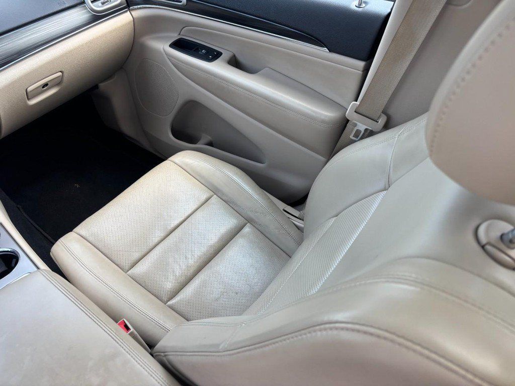 Used 2019 Jeep Grand Cherokee Limited w/ Luxury Group II AWD/4WD image 14