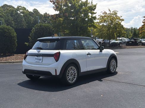 Used 2026 MINI Cooper 2-Door Hardtop FWD image 3
