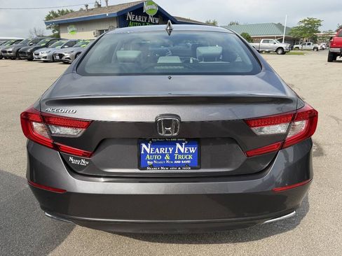 Used 2019 Honda Accord EX image 7