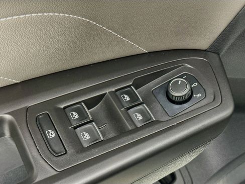 Used 2023 Volkswagen Atlas Cross Sport SE FWD image 17