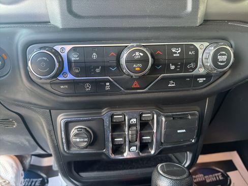 Used 2020 Jeep Gladiator Sport w/ Quick Order Package 24S AWD/4WD image 16