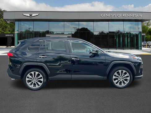 Used 2022 Toyota RAV4 Limited FWD image 8