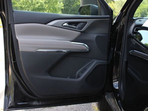 Used 2026 Chevrolet Traverse LT w/ Driver Confidence Package FWD image 12