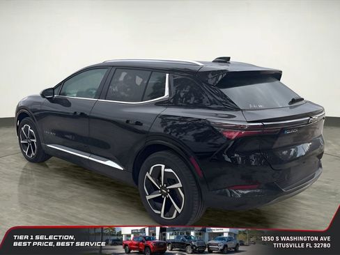 Used 2025 Chevrolet Equinox EV LT image 3