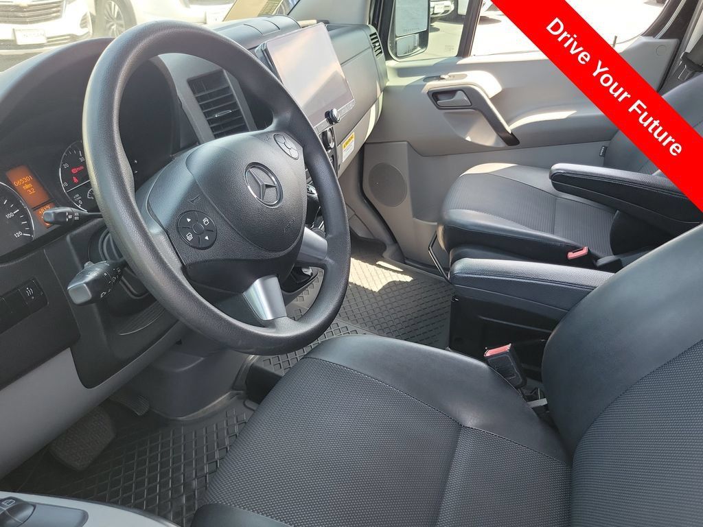Used 2018 Mercedes-Benz Sprinter 2500 image 3