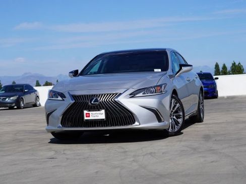 Used 2020 Lexus ES 350 w/ Premium Package FWD image 4