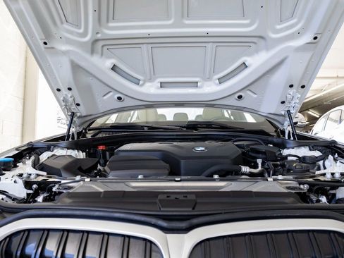 Certified 2024 BMW 330i Sedan w/ Convenience Package image 31