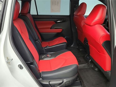 Used 2022 Toyota Highlander XSE image 30