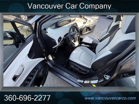 Used 2016 Toyota Prius Four Touring w/ Premium Convenience Package image 14