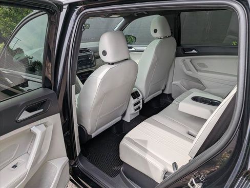 Certified 2024 Volkswagen Tiguan SE R-Line AWD/4WD image 21