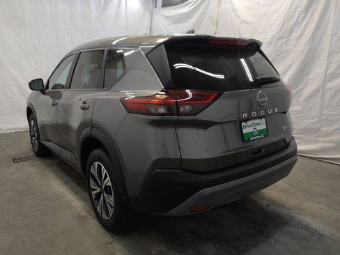 Used 2022 Nissan Rogue SV w/ SV Premium Package image 5