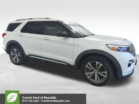 Used 2020 Ford Explorer Platinum w/ Premium Technology Package AWD/4WD image 3