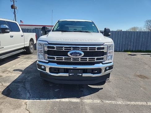 Used 2023 Ford F250 XLT image 3