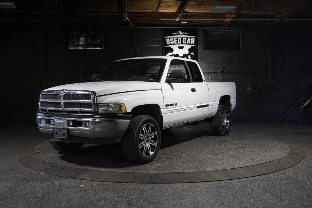 Used 2000 Dodge Ram 1500 Truck 4x4 Club Cab image 1