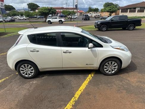Used 2017 Nissan Leaf S w/ Charge Package FWD image 3